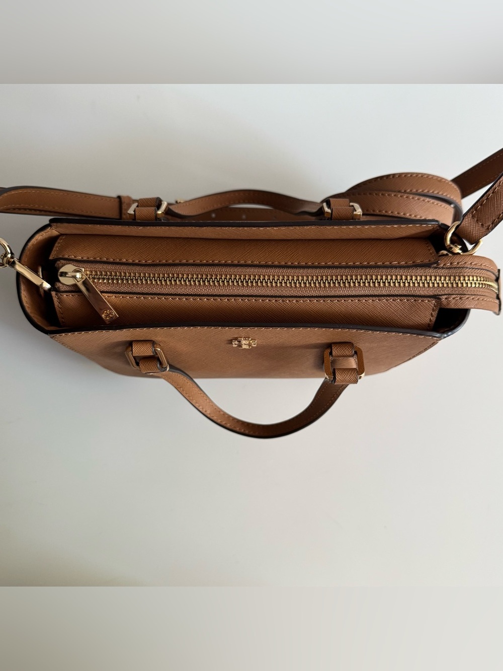 Tory Burch Emerson Satchel with Gold Hardware - Picture 4 of 8